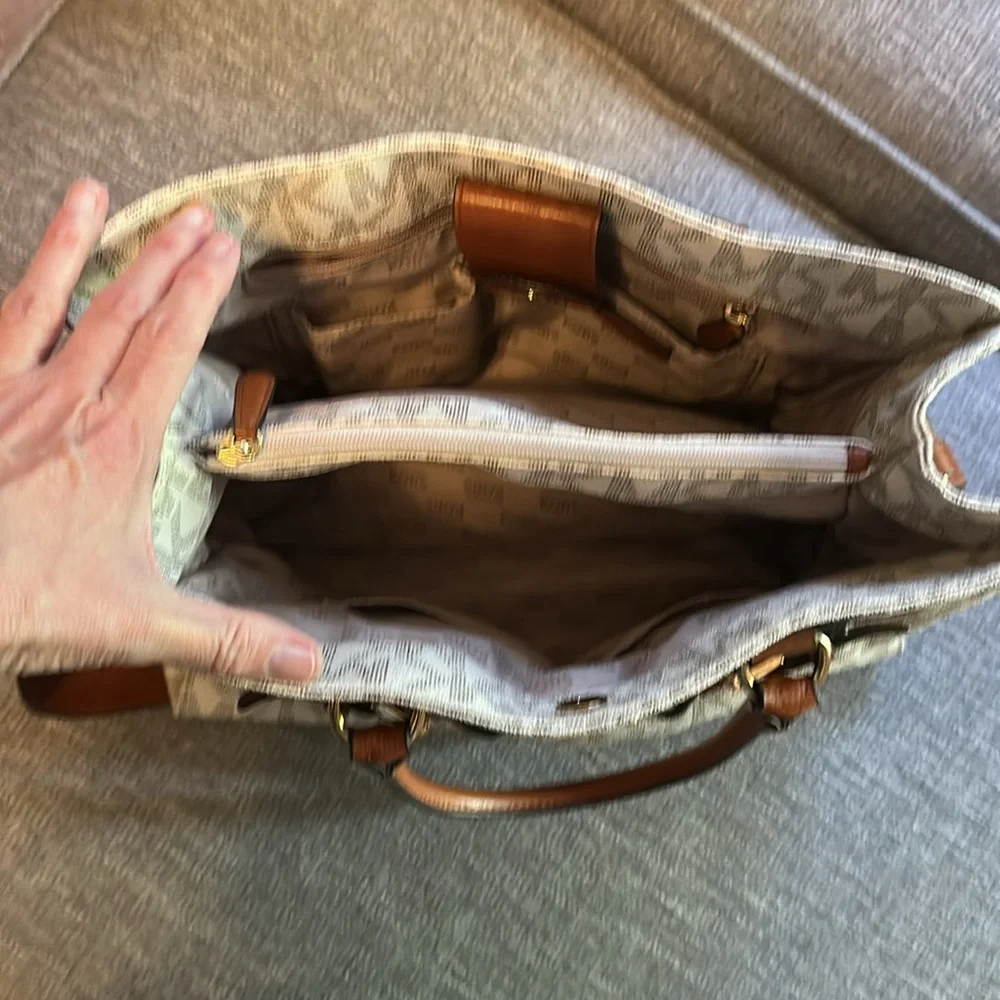 Michael Kors Hamilton tote, like new condition